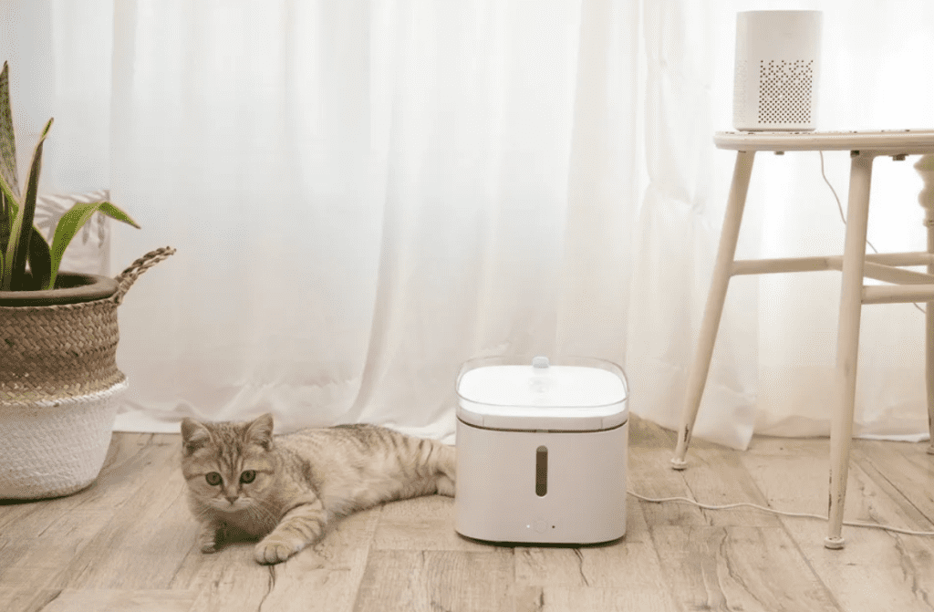 Светодиоды на корпусе автопоилки для животных Pawbby Pet Water Dispenser